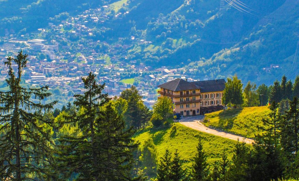 Belvédère Relais Motos Route du Saint-Bernard, 73700 Séez