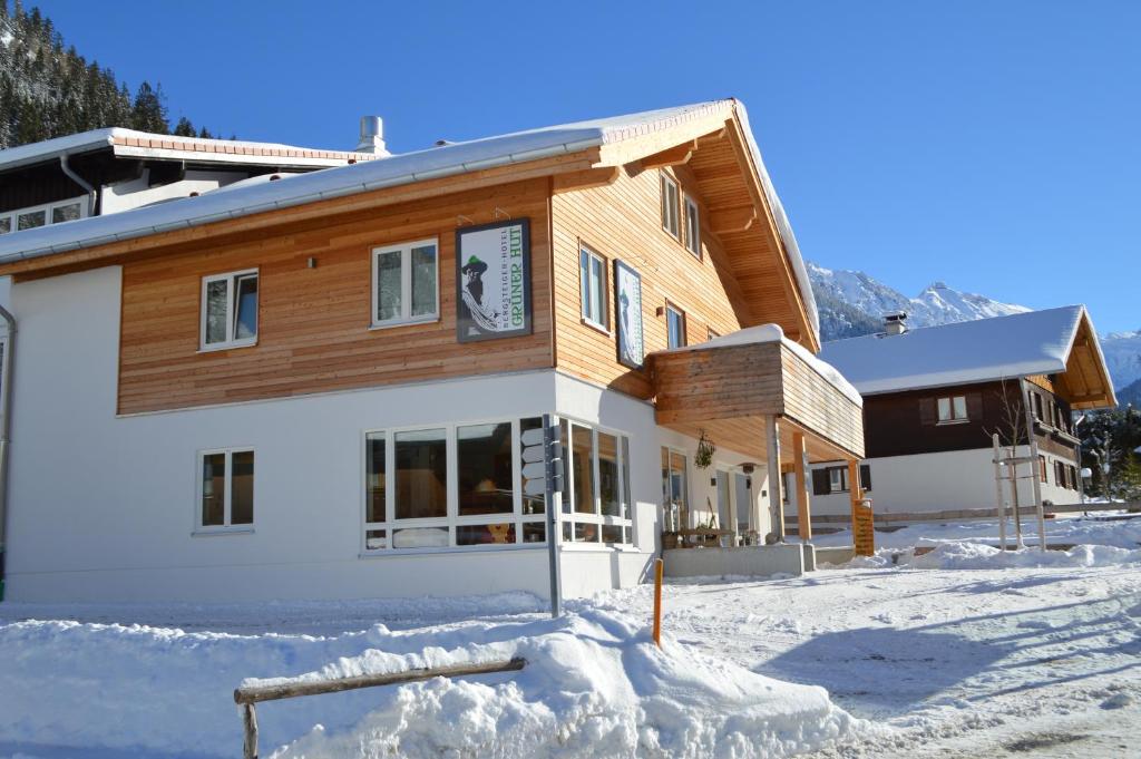 Bergsteiger-Hotel \ Talstraße 97, 87541 Bad Hindelang