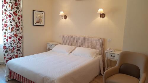 Hotel Berneron Vallon-Pont-dʼArc france