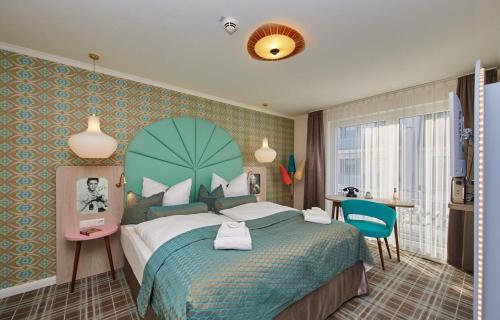 Bernstein Hotel \