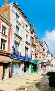 Hôtel Best Western Hotel Saint Claude 42 Place Louis Daudre 80200 Péronne Picardie