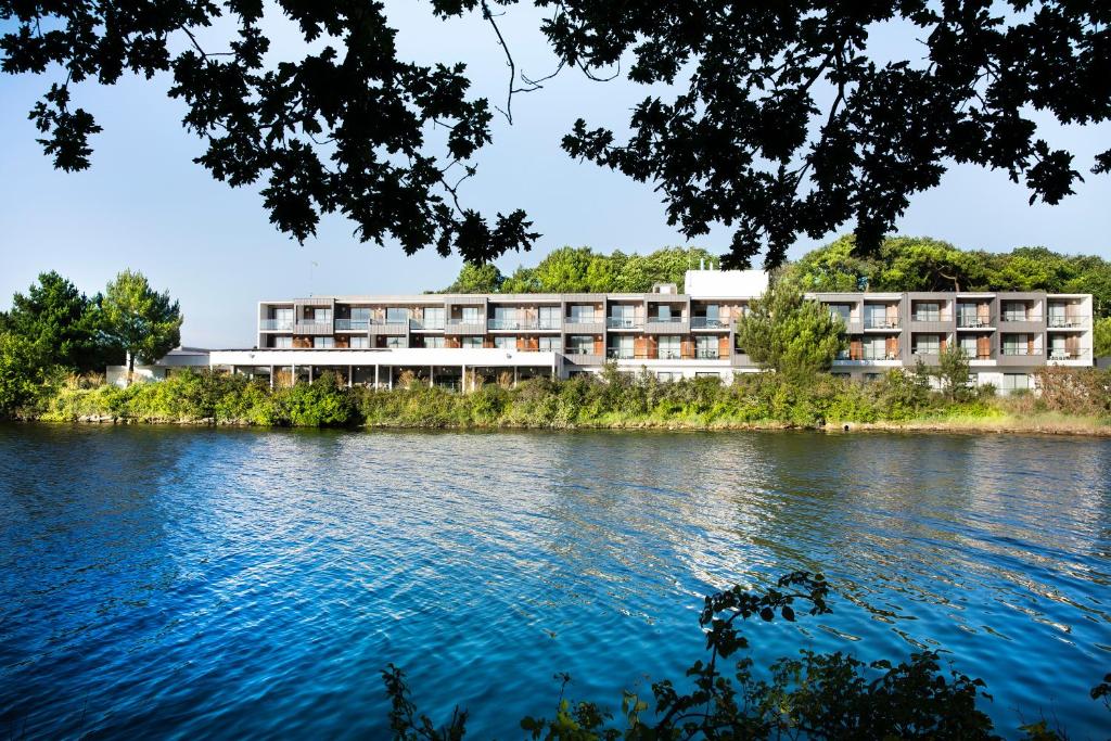 Best Western Plus Hotel les Rives du Ter 15 Boulevard Jean Monnet, 56260  Larmor-Plage