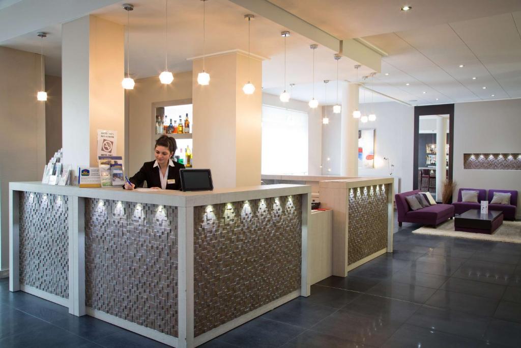 Best Western Plus Hotel Plaisance 96 Avenue de la Libération, 69400 Villefranche-sur-Saône