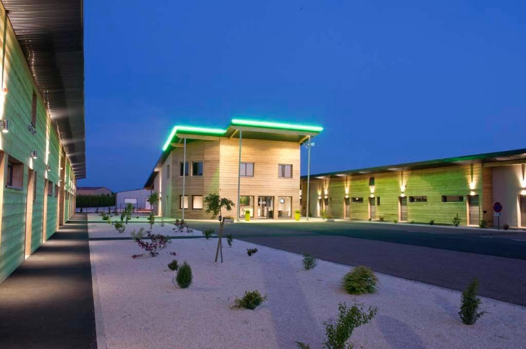 Bio Motel Zone des Rieppes Route de Neuilly, 52000 Semoutiers