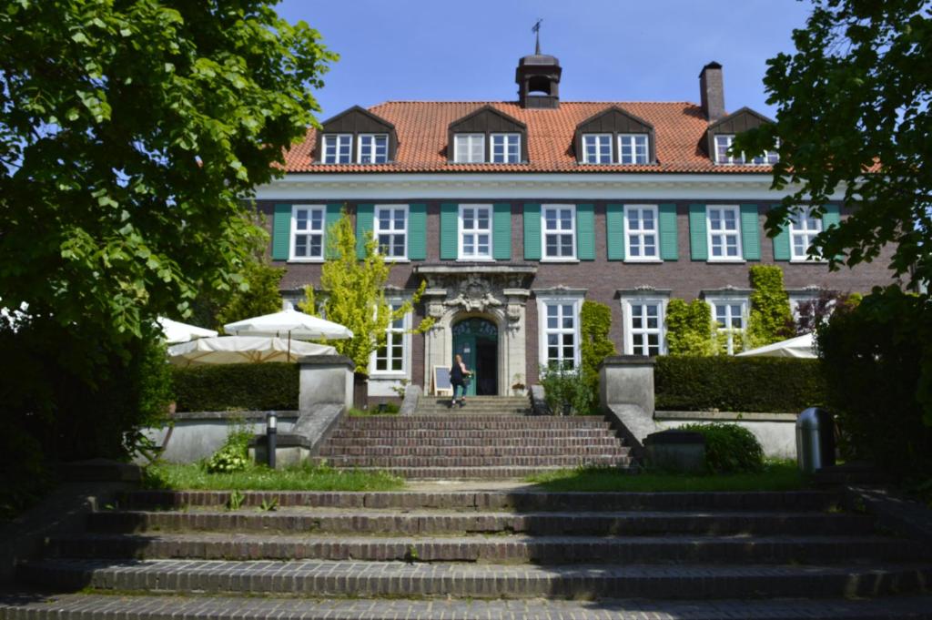 Bio- und Gesundheitshotel Gutshaus Stellshagen Lindenstrasse 1, 23948 Stellshagen