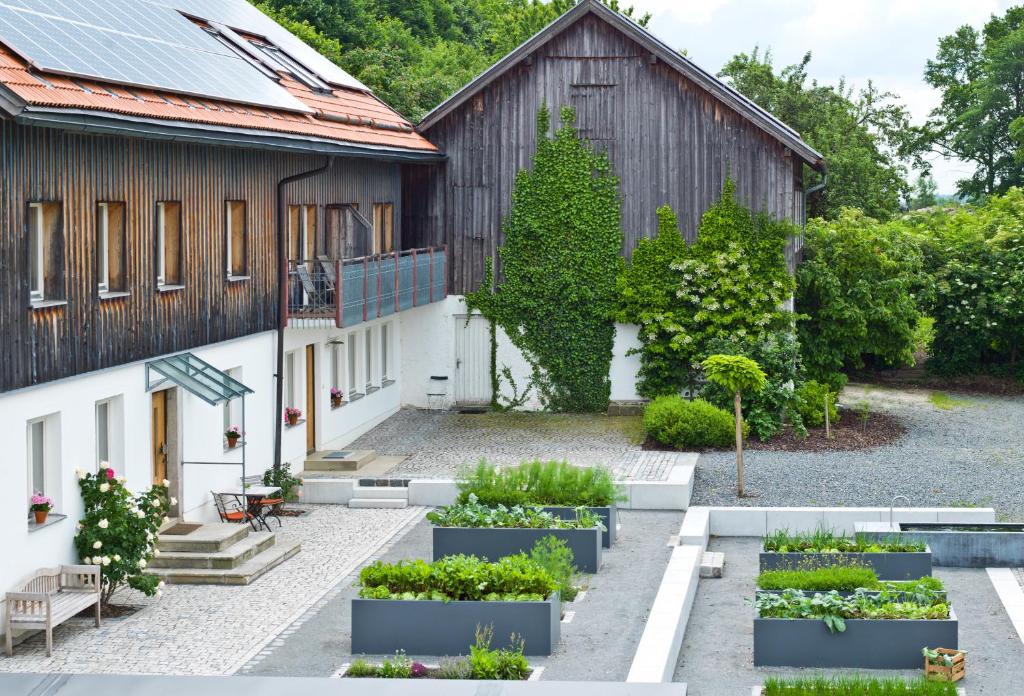 Biohotel Pausnhof Goldener Steig 7, 94568 Sankt Oswald