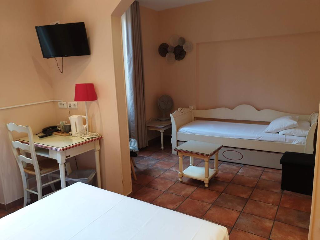 Hôtel Hôtel Bonaparte 16 Rue Anatole France, 83000 Toulon