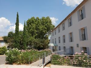 Hôtel Brit Hotel du Moulin de la Pioline - La Table à Fromages 455 le Chemin de la Pioline 13290 Aix-en-Provence Provence-Alpes-Côte d\'Azur