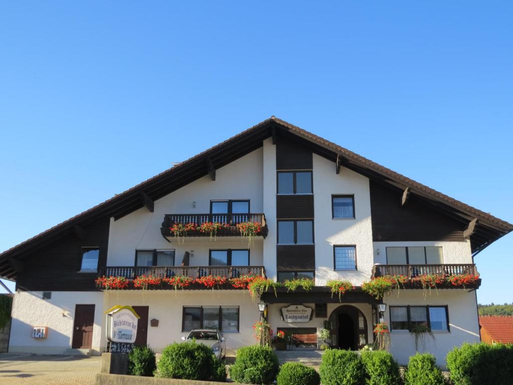 Büchelsteiner Hof St.-Ägidius-Platz 2, 94541 Grattersdorf