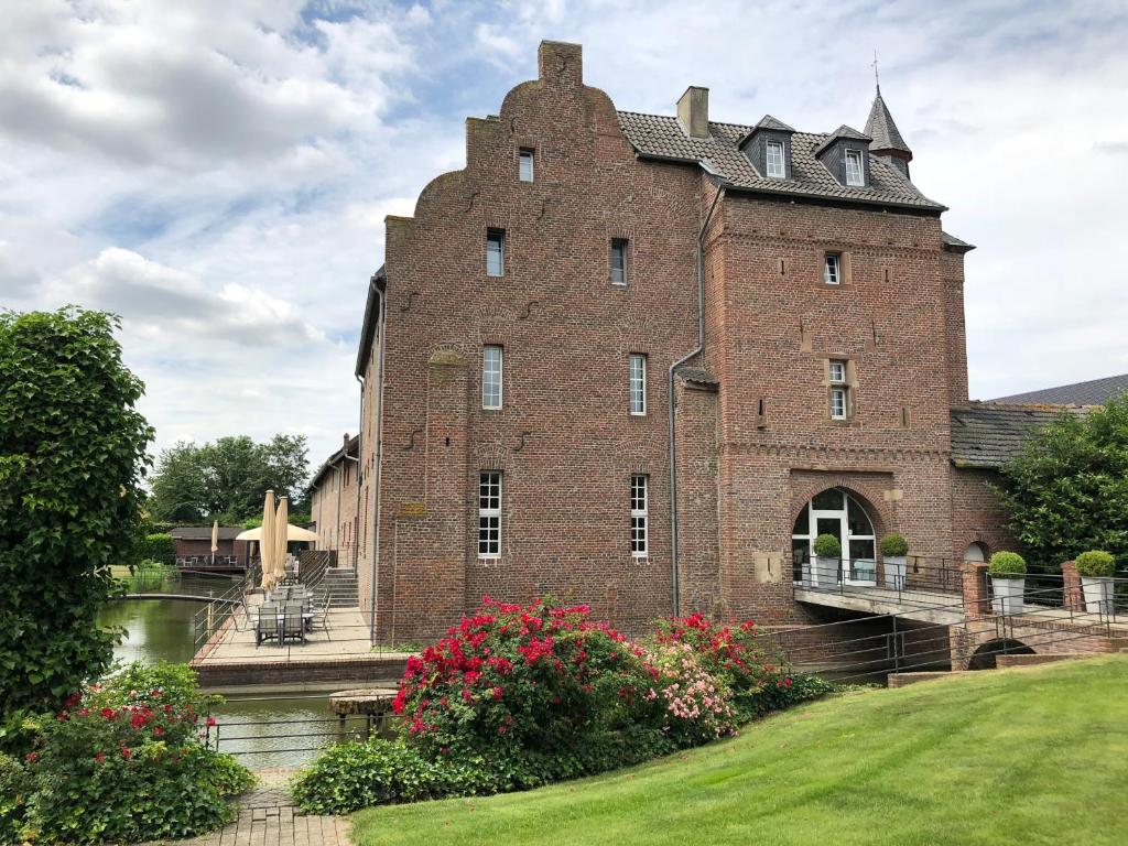 Burg Obbendorf Bachstr., 52382 Niederzier