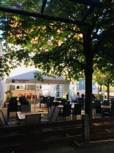 Hôtel Çınar Hirsch Hotel & Restaurant Hauptstraße 47 86482 Aystetten Bavière