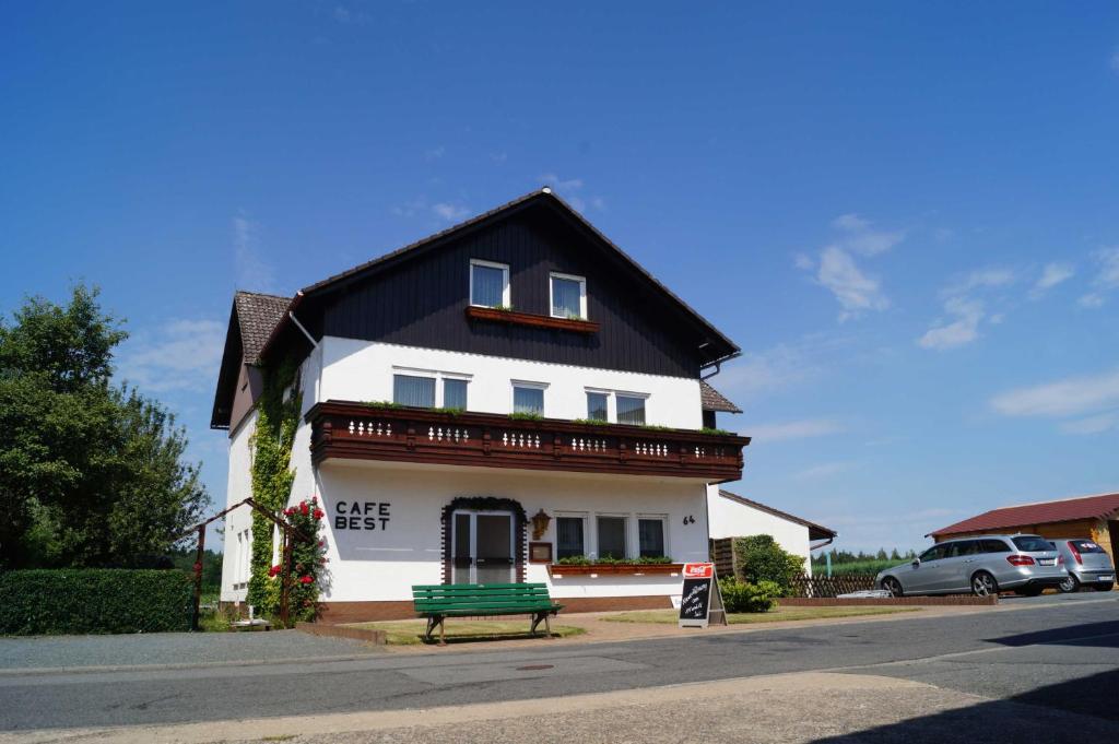 Cafe Best Gaestezimmer Fortunastr. 64, 64711 Bullau