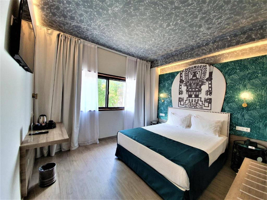 Casual Inca Porto Praça Coronel Pacheco, 52, 4050-453 Porto