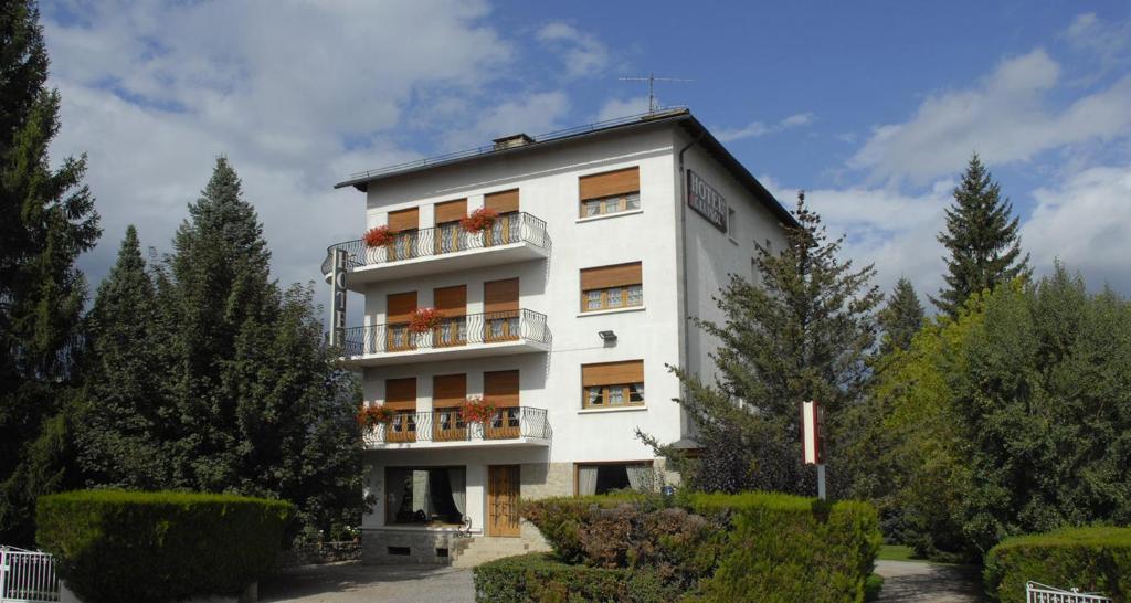 Hôtel Hotel Celisol Cerdagne 1 Avenue Des Guinguettes, 66760 Bourg-Madame