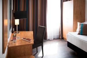 Hôtel Centro Hotel U-NO 1 Nürtinger Straße 92 72663 Großbettlingen Bade-Wurtemberg