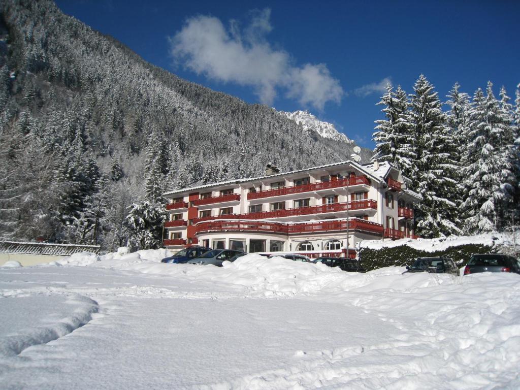 Hôtel Chalet Hôtel La Sapinière 102 Rue Mummery 74400 Chamonix-Mont-Blanc