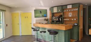 Hôtel Charme en Maconnais 76 RUE BARBENTANE 71000 Saint-Jean-le-Priche Bourgogne