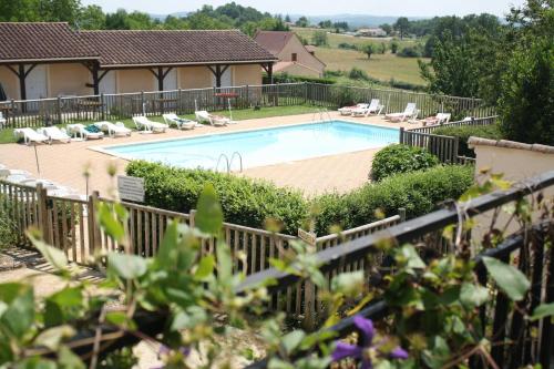 Hôtel Chastrusse Nadaillac-de-Rouge france