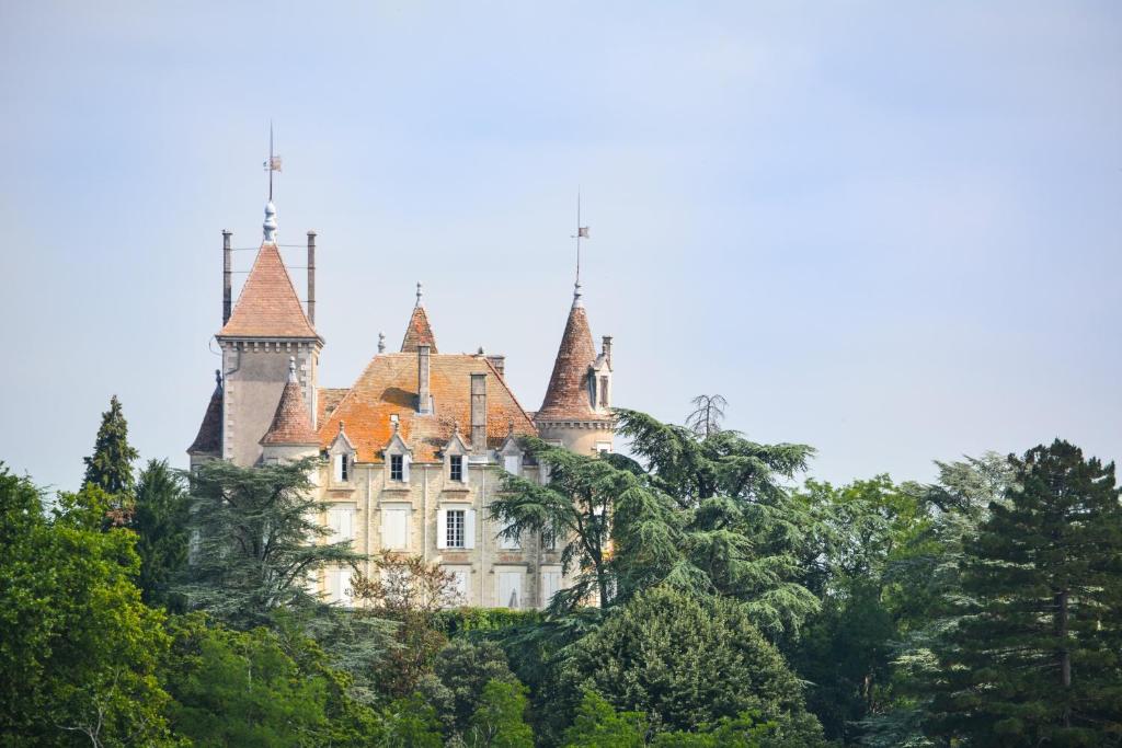 Hôtel Château de Cadrès Route de Cadrès 47140 Saint-Sylvestre-sur-Lot