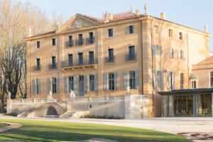 Hôtel Château de Fonscolombe Route de Saint-Canadet 13610 Le Puy-Sainte-Réparade Provence-Alpes-Côte d\'Azur