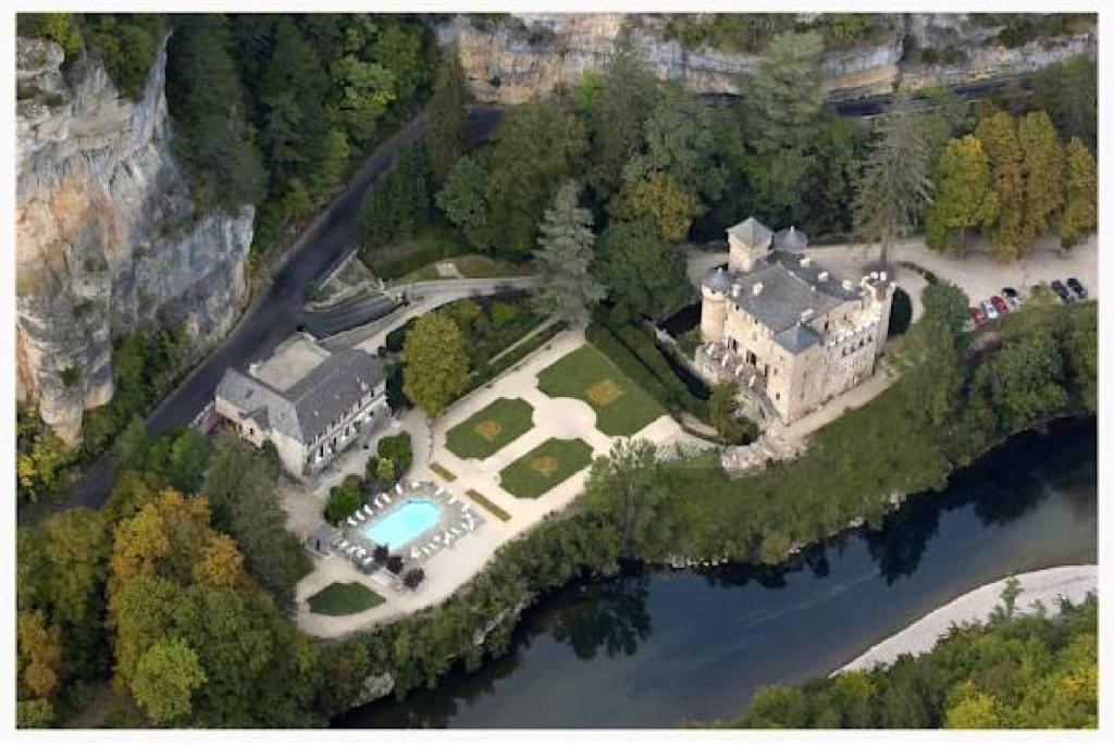 Chateau De La Caze Route Des Gorges Du Tarn, 48210 Sainte-Énimie