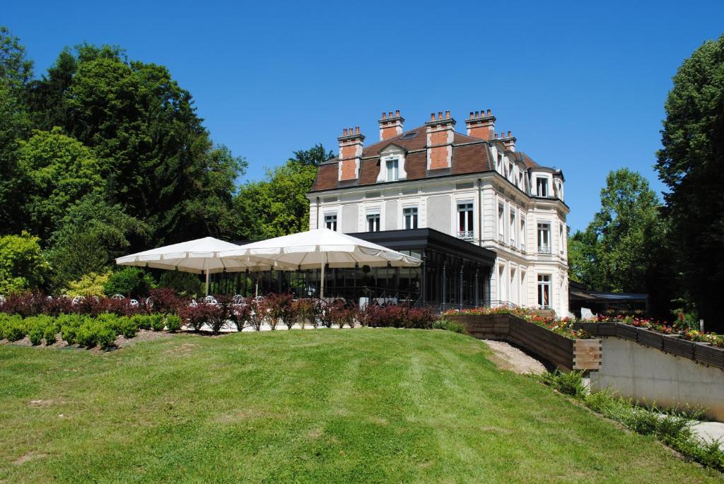 Hôtel Château de La Dame Blanche - Logis 1 Chemin de la Goulotte 25870 Geneuille