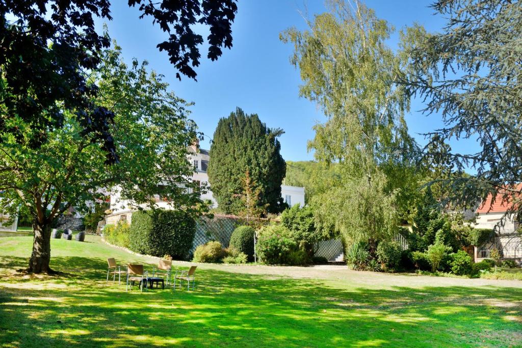 Hôtel Chateau de la Marjolaine 27 Hameau d'Aulnois 02400 Essômes-sur-Marne