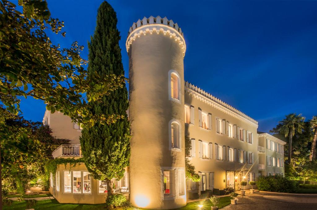 Hôtel Hôtel Château de la Tour 10, avenue Font de Veyre, 06150 Cannes