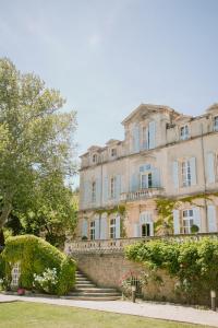 Hôtel Chateau de Varenne Rue Roger Martin du Gard 30150 Sauveterre Languedoc-Roussillon