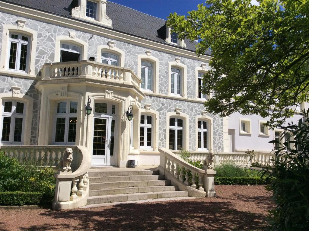 Hôtel Château Des Tourelles 8 Rue Principale 62142 Le Wast