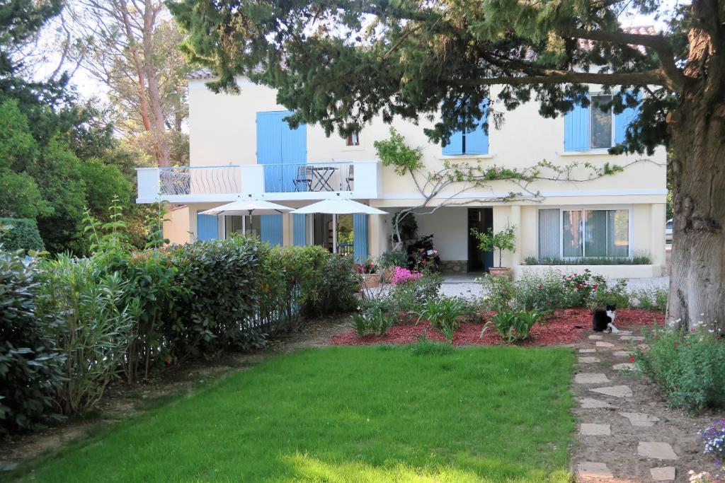 Châteaux et Demeures Hôtels Le Cheval Noir 77250 Moret-sur-Loing