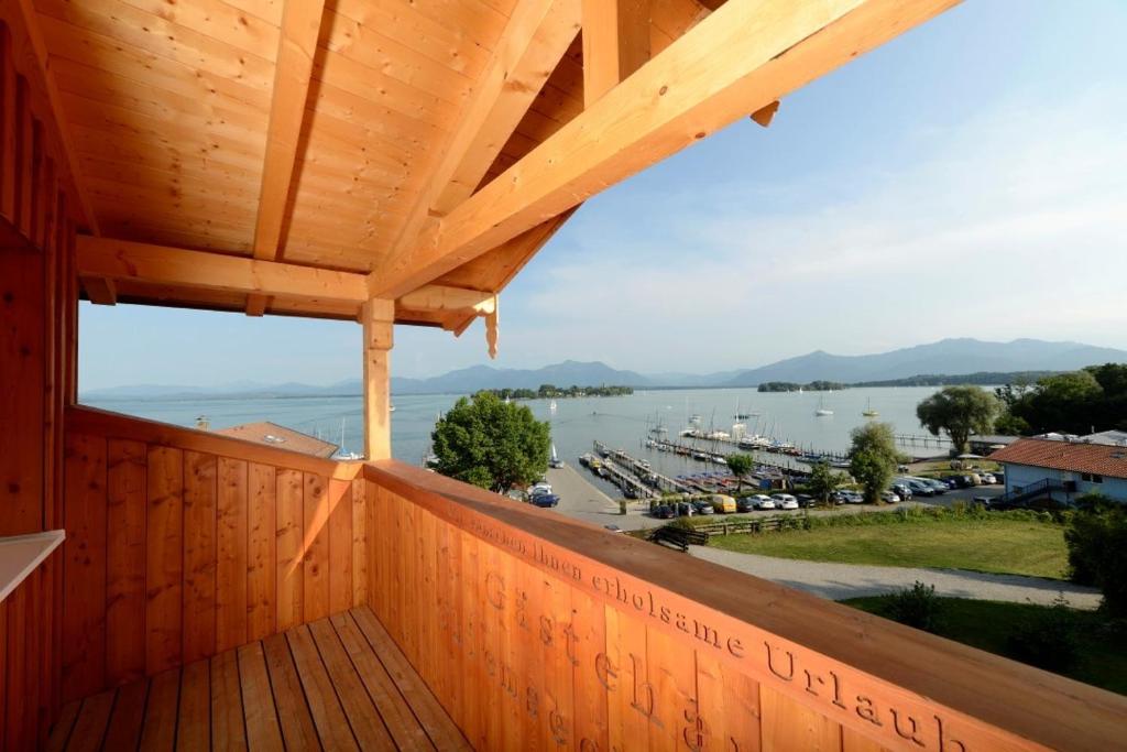 Hôtel Hotel ChiemseePanorama Seeplatz 4, 83257 Gstadt am Chiemsee