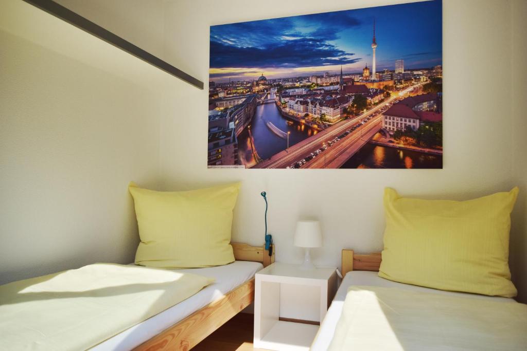 Hôtel CLUB Lodges Berlin Mitte Caroline-Michaelis-Straße 8 10115 Berlin