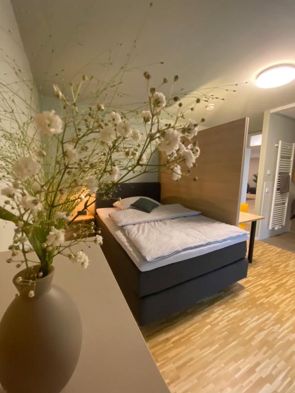 Hôtel Con4rent Living - Businesszimmer nahe Messe Stuttgart 8 Rosa-Heinzelmann-Straße 73230 Kirchheim unter Teck