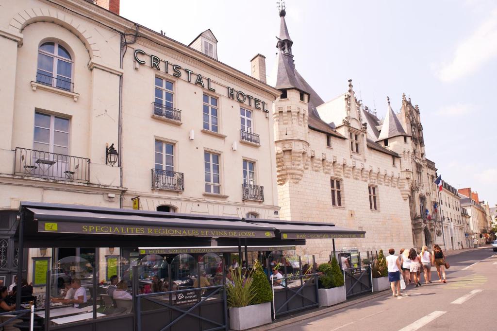 Cristal Hôtel Restaurant 10,12 Place de La Republique, 49400 Saumur