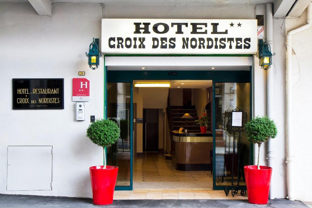 Hôtel Hôtel Croix des Nordistes 29, Boulevard de la Grotte, 65100 Lourdes