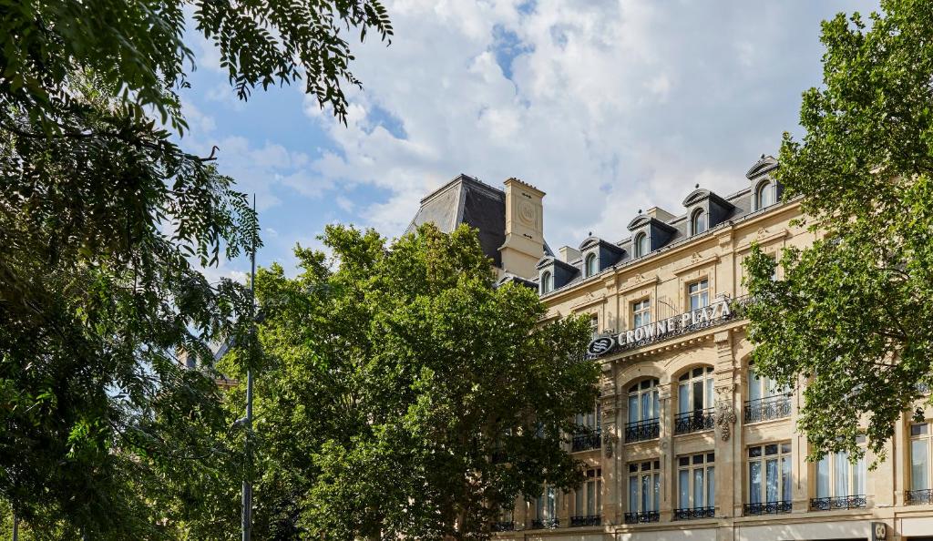 Hôtel Crowne Plaza Paris République, an IHG Hotel 10, Place De La République 75011 Paris