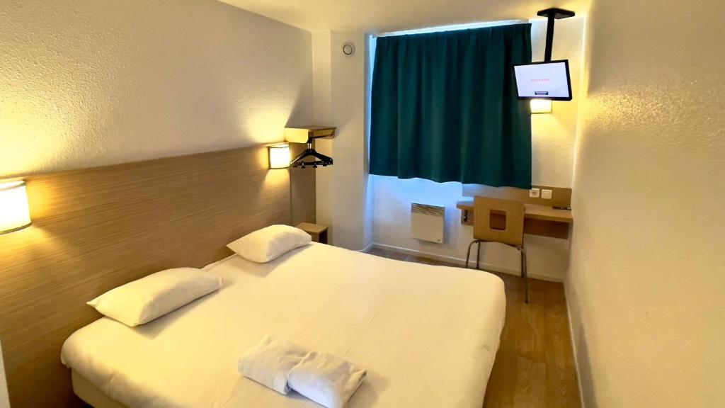 CYAN HOTEL - Roissy Villepinte Parc des Expositions 53 Avenue Des Nations - Bp 65085, 95973 Roissy-en-France