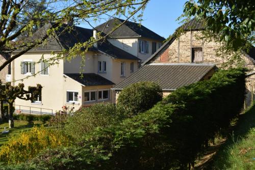 Hôtel Hotel de L'Hippodrome 26, avenue du Midi Arnac-Pompadour