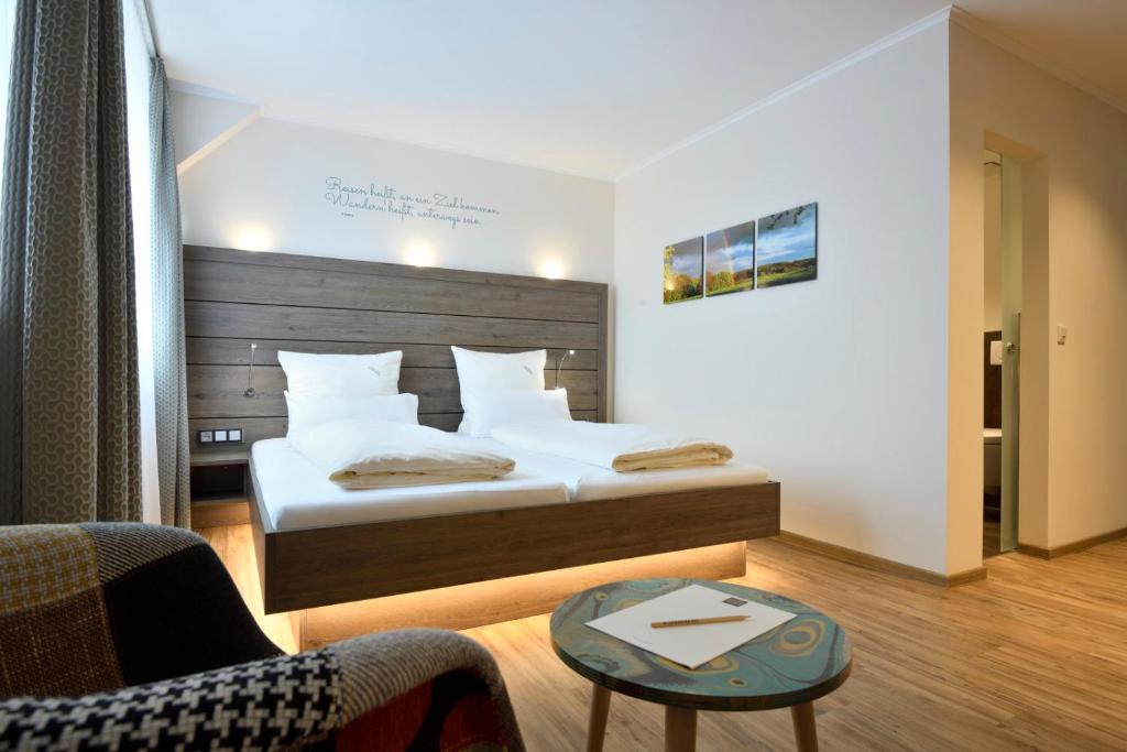 Hôtel Der Kronprinz Fuhrbacher Straße 31-33 37115 Fuhrbach