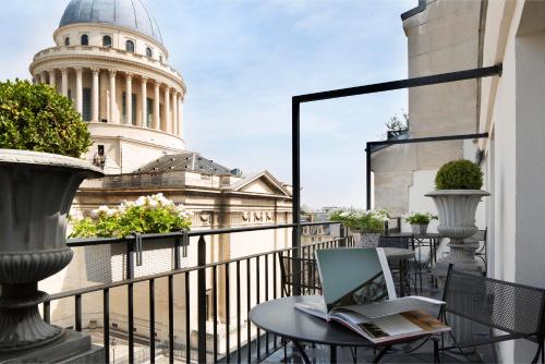 Hôtel des Grands Hommes Paris france