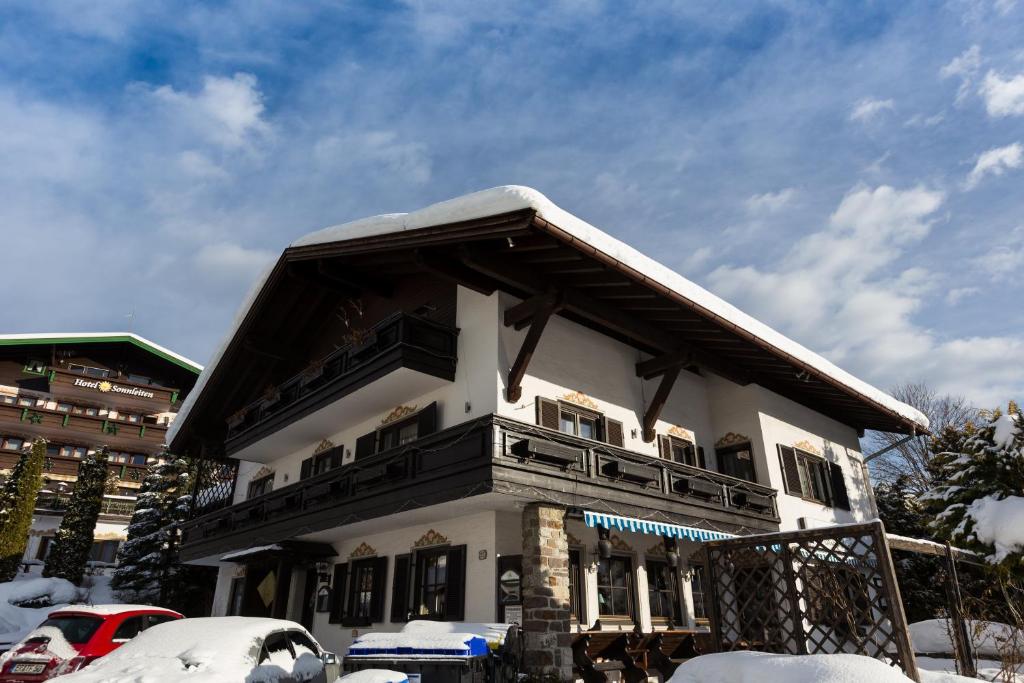 DEVA Hotel Kaiserblick 25 Chiemseestraße, 83242 Reit im Winkl