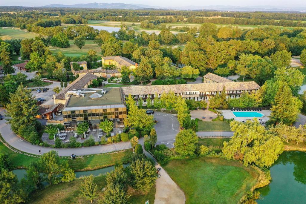 Domaine du Gouverneur, Hôtel, Restaurant & Golf Chateau Du Breuil, 01390 Monthieux