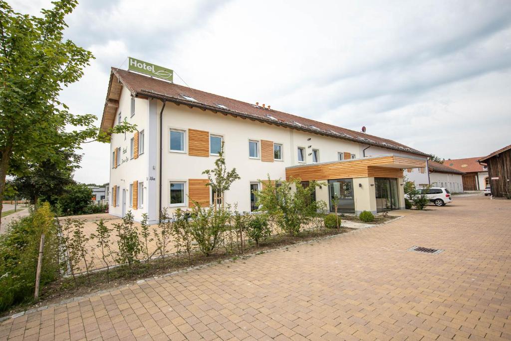 Hôtel Hotel Donau-Ries Gewerbepark Ost 15a, 86690 Mertingen