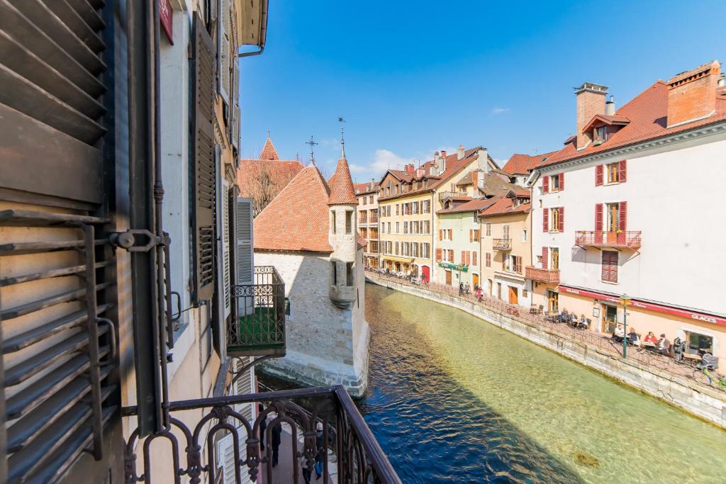 Hôtel Hôtel du Palais de l'Isle 13 Rue Perriere, 74000 Annecy