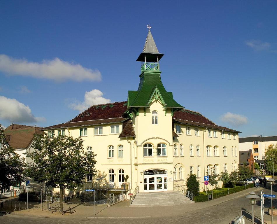 Hôtel Hotel Dünenschloß Neue Strandstrasse 27, 17454 Zinnowitz