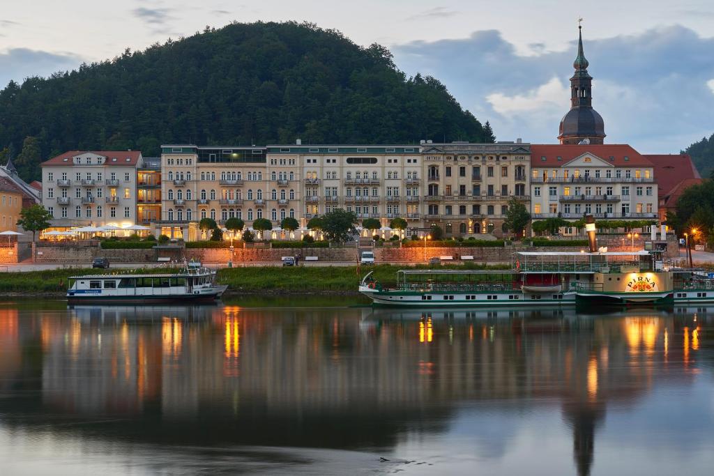 Hôtel Hotel Elbresidenz an der Therme Markt 1-11, 01814 Bad Schandau