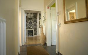 Elena Kempf Haaratelier & Guesthouse