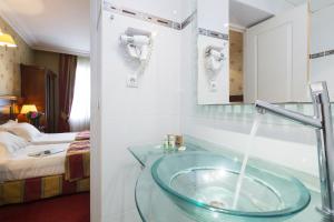 Hôtel Elysees Niel Hotel 11 Rue Saussier Leroy 75017 Paris Île-de-France