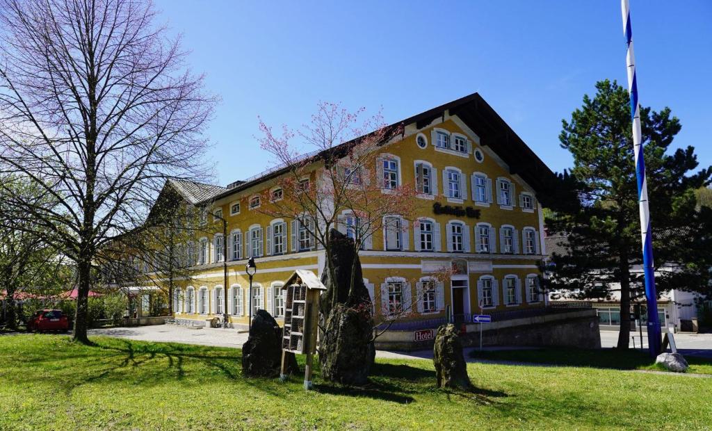 Hôtel Hotel Endorfer Hof Kirchplatz 5, 83093 Bad Endorf